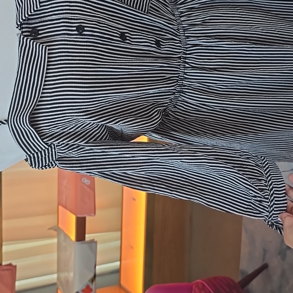 #29.Monteau Black and white stripe dress - Picture 5 of 6